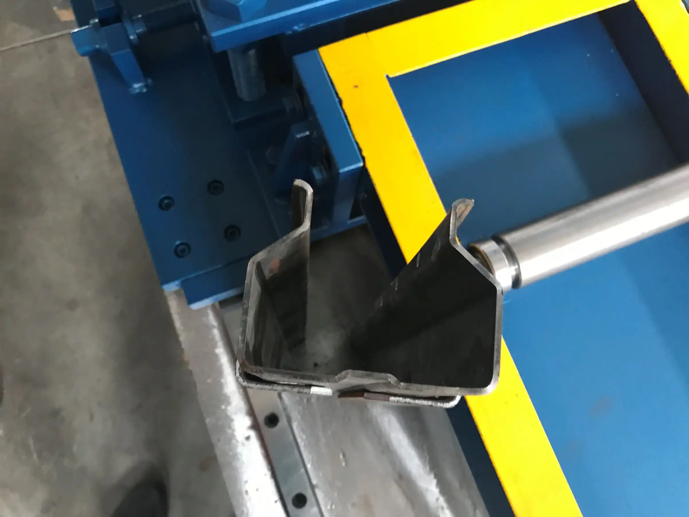 shelf panel roll forming machine shelf panel roll forming machine