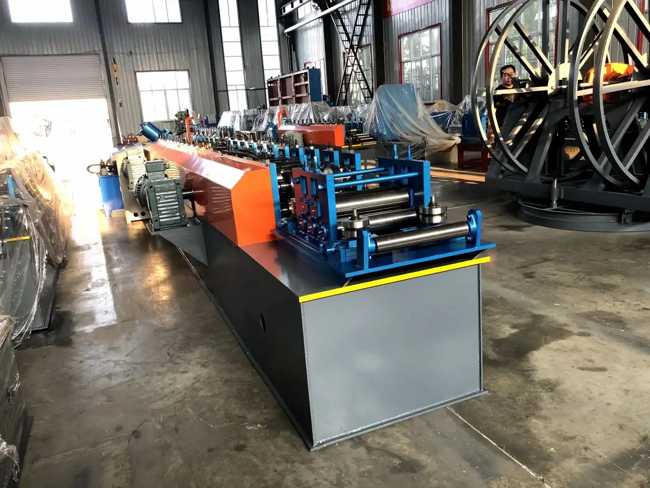 door frame machine