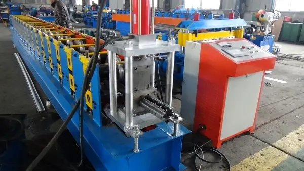store shelves making machine