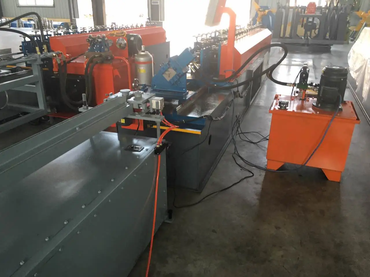 t bar roll forming machine
