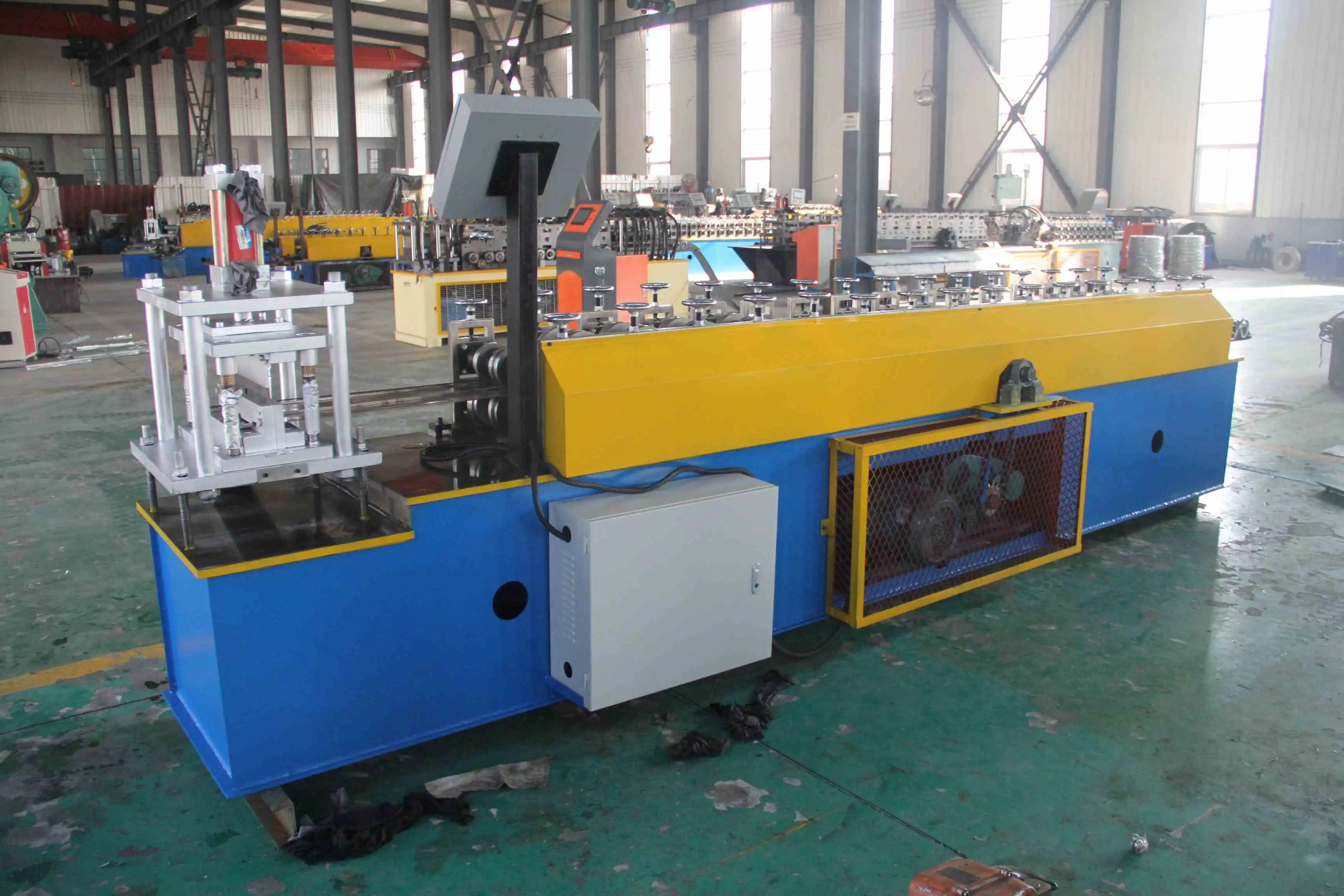 CU stud and track machine