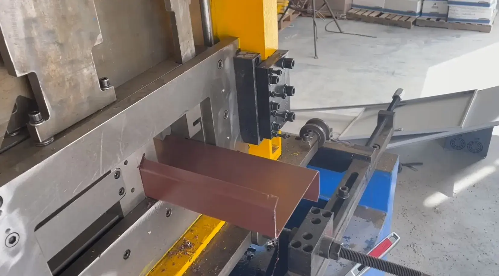 CZ purlin machine