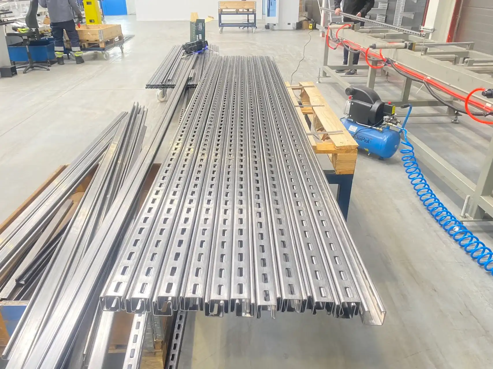 solar struct channel roll forming machine