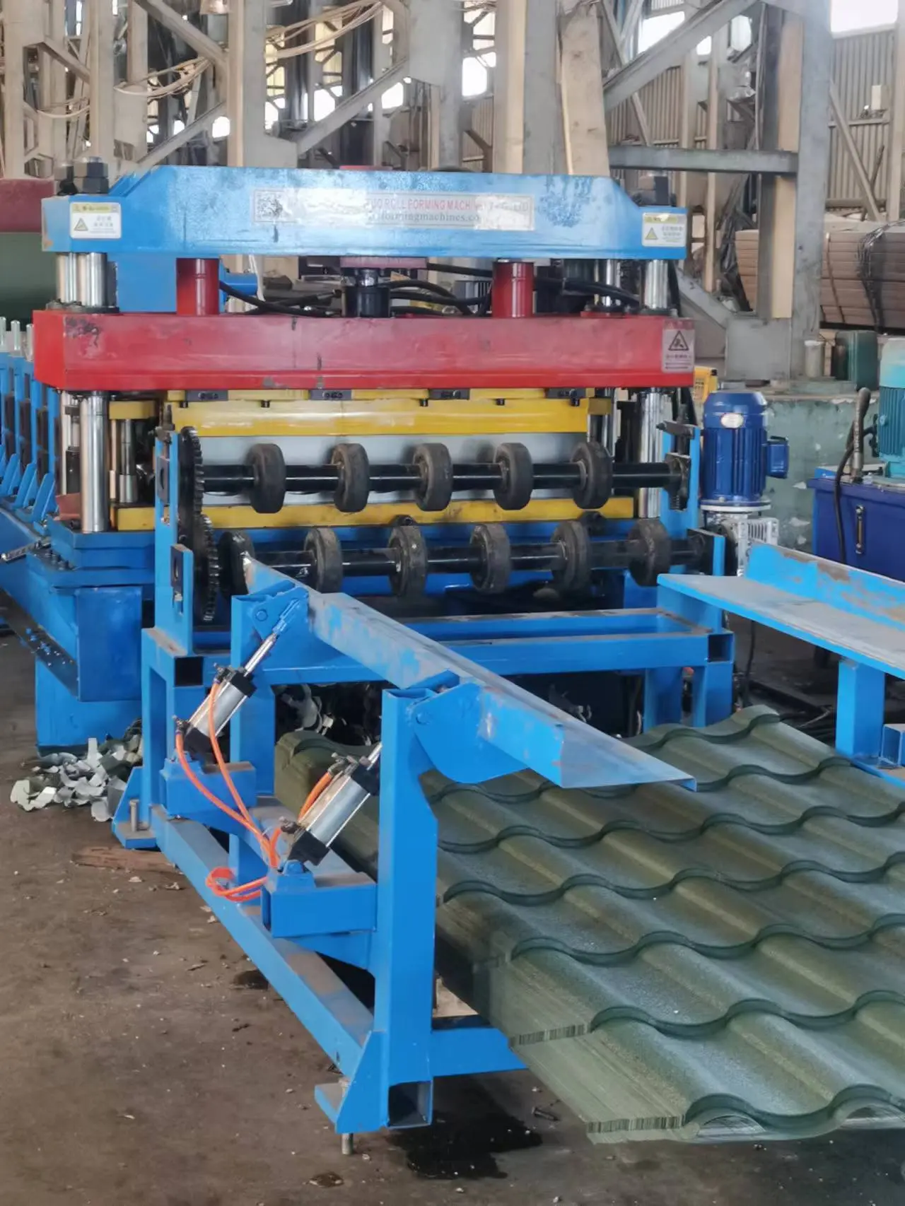 Hot Rolled Steel vs. Cold Rolled Steel in Roll Forming: Key Differences and Applications Hot Rolled Steel vs. Cold Rolled Steel in Roll Forming: Key Differences and Applications