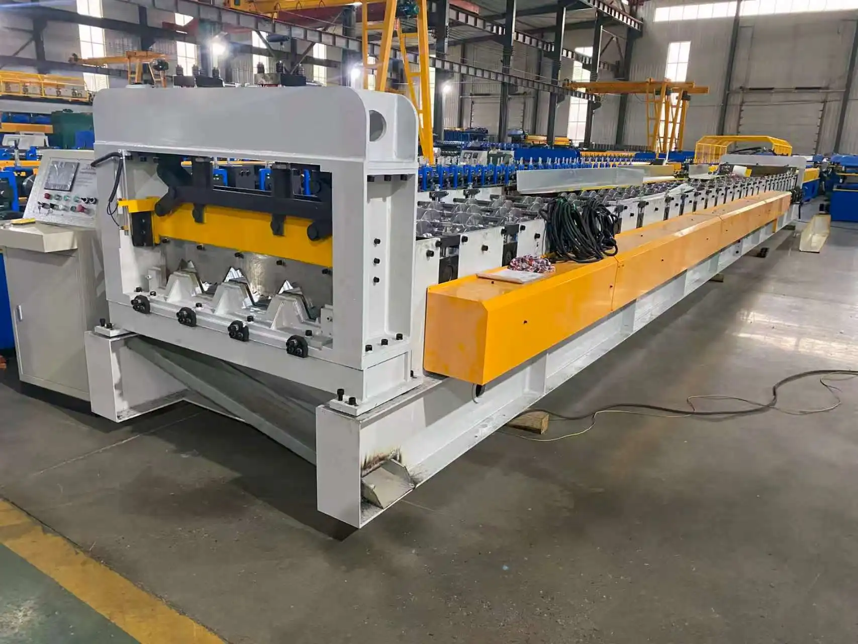Metal Deck Roll Forming Machine