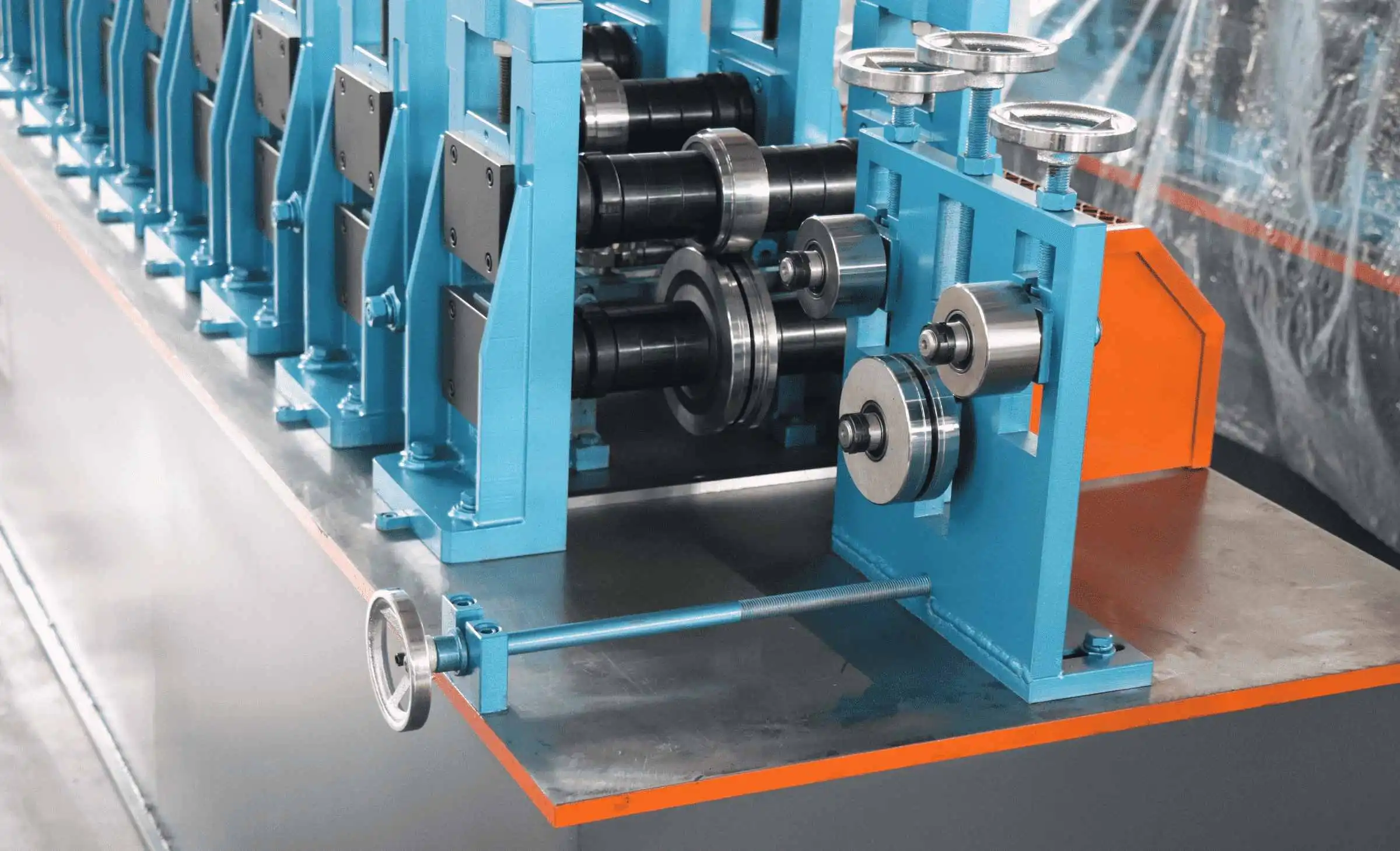 ceiling T grid roll forming machine (3)