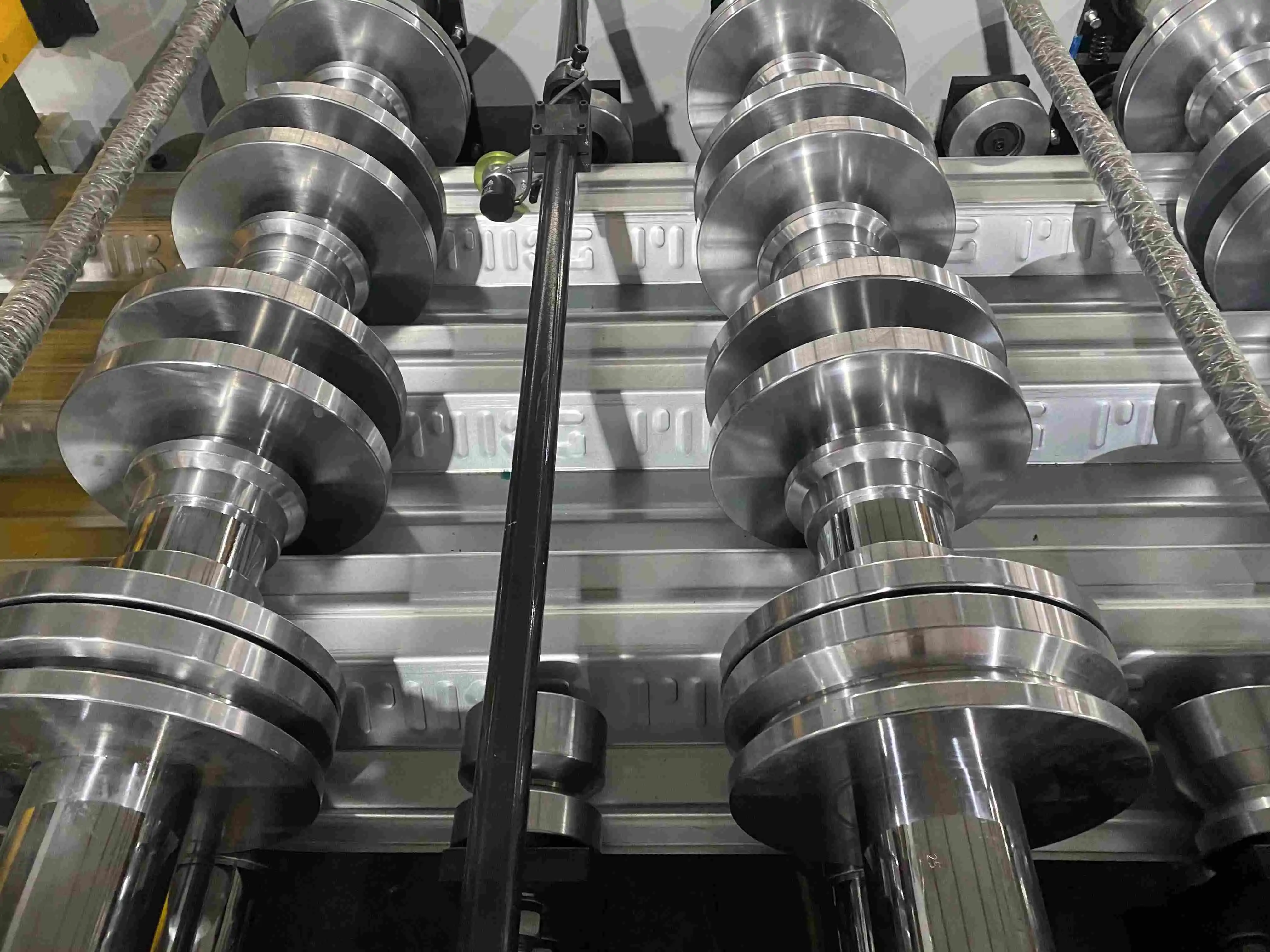 floor deck roll forming machine (3) floor deck roll forming machine (3)