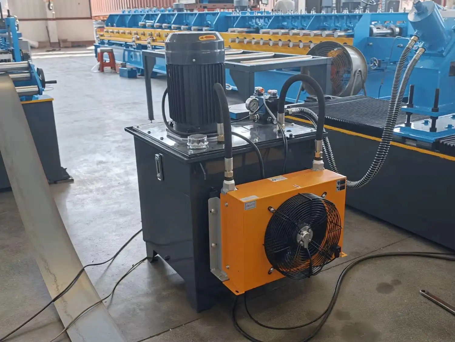 hat furrning channel roll forming machine (5)