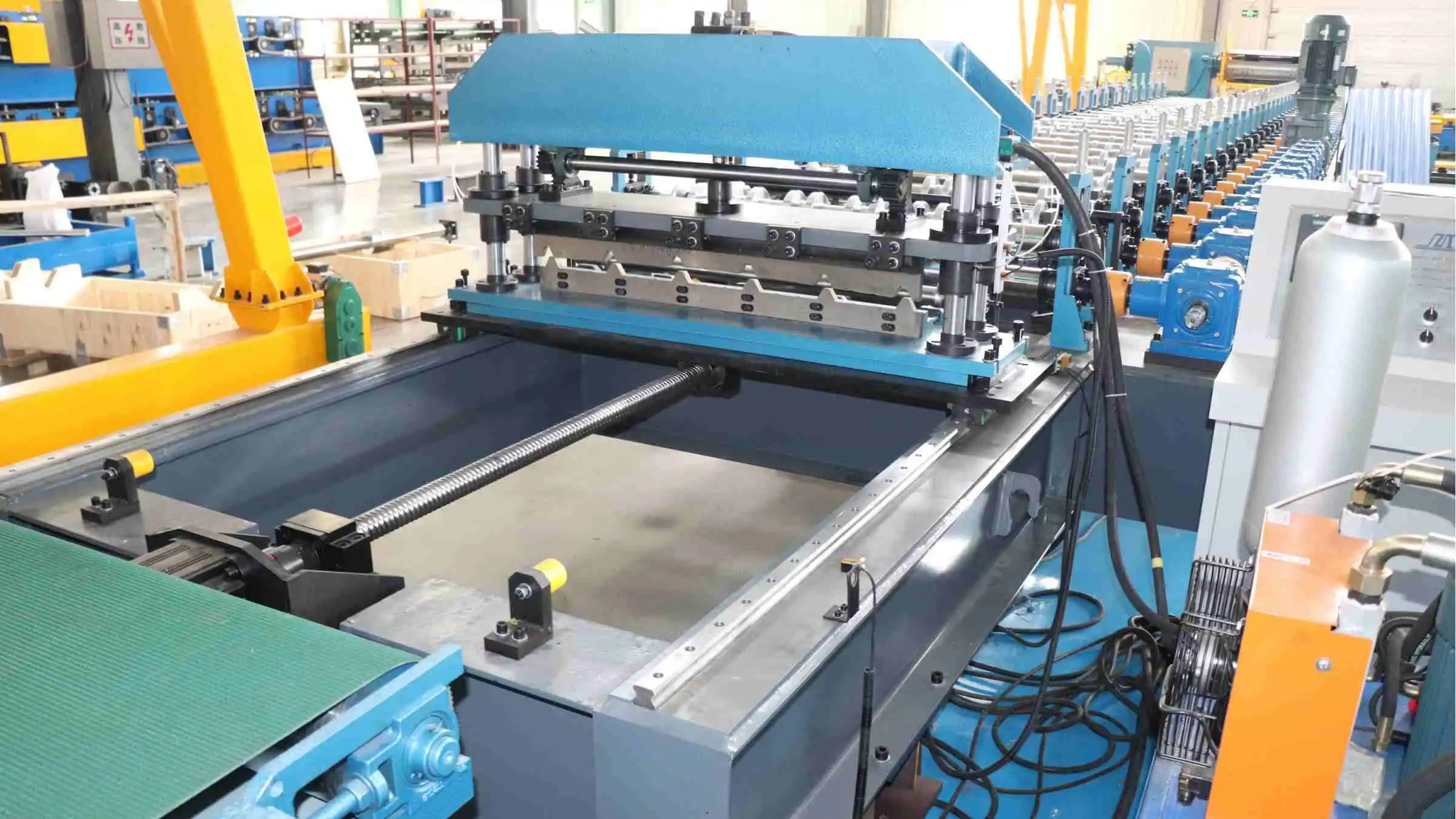 What Is Trapezoidal Sheet Roll Forming Machine and Its Industrial Uses？