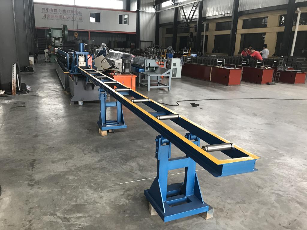Heavy duty Upright Roll Forming Machine for warehouse shelf