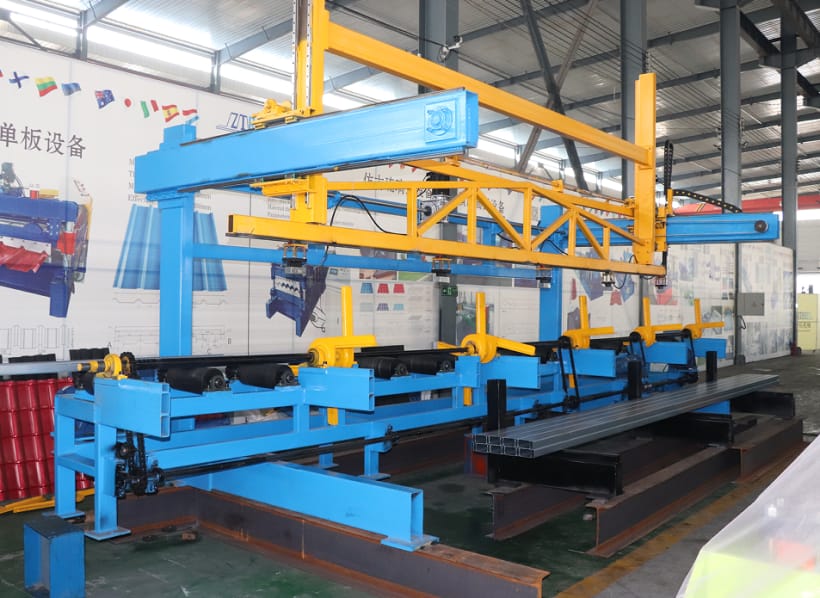 Stacker for the metal rolling forming machine